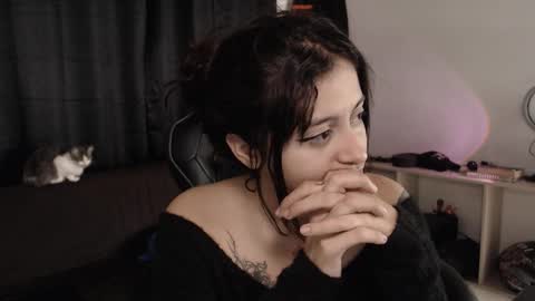 Elizabeth online show from November 24, 2025, 8:30 pm