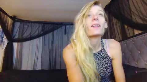 Snapshot of liz_jay chatting on October 17, 2025, 5:21 am Jay-Liz online show from October 17, 2025, 5:21 am