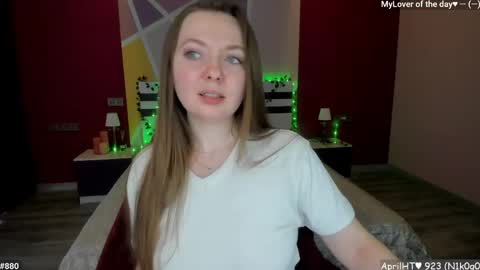 Girl next door online show from April 15, 2026, 11:39 am