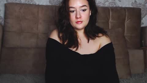 lizamartina online show from December 7, 2024, 7:05 am