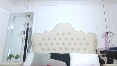 lizANDjuan online show from February 3, 2025, 6:39 pm