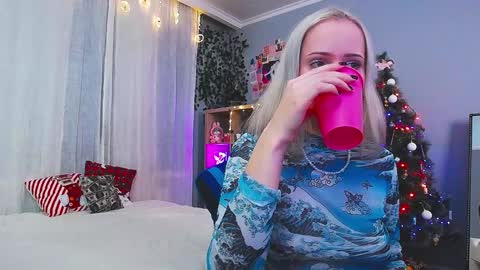 Snapshot of lizberry_moon chatting on December 9, 2024, 6:01 am Lisa online show from December 9, 2024, 6:01 am