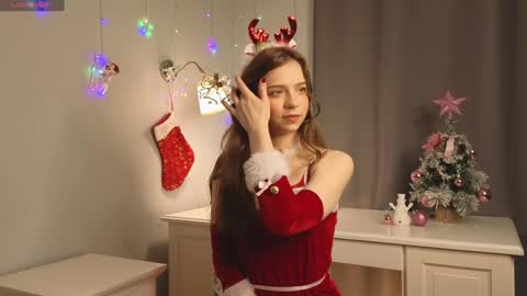 Hello there im Amelia Im new here Lets have fun online show from December 27, 2024, 3:42 am
