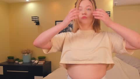 Snapshot of lizbethhaith chatting on January 24, 2025, 8:11 pm Lizbeth or Lizzy online show from January 24, 2025, 8:11 pm