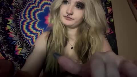 Snapshot of lizz44887 chatting on March 4, 2025, 10:49 pm Lizz online show from March 4, 2025, 10:49 pm