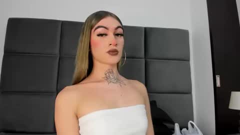 lizz_luna online show from September 30, 2025, 2:44 pm