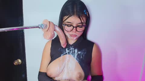 Lizz  online show from February 17, 2025, 6:15 pm