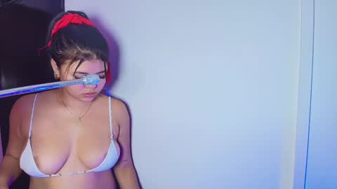 Lizz  online show from March 5, 2025, 11:49 am