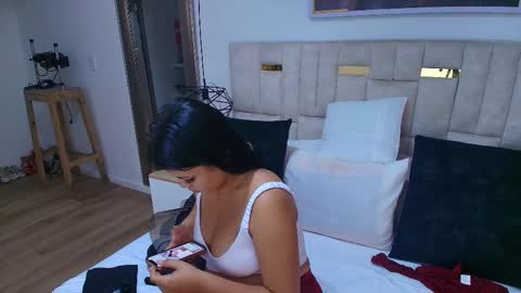 Lizz  online show from October 9, 2025, 11:52 am