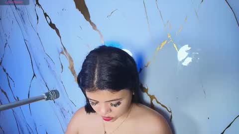 Lizz  online show from December 5, 2025, 12:03 pm