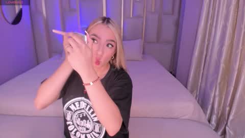 Lizz online show from September 28, 2025, 3:45 am