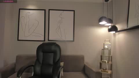 Lizzi  online show from February 13, 2026, 8:49 pm