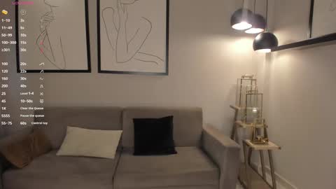 Lizzi  online show from February 18, 2026, 9:00 pm