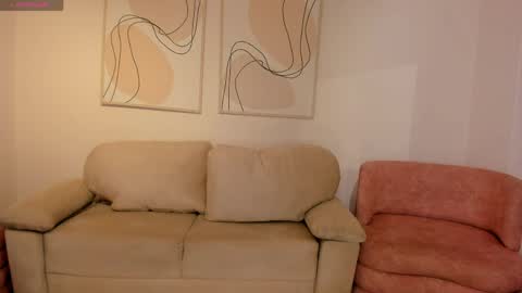 Lizzi  online show from March 29, 2026, 12:05 pm