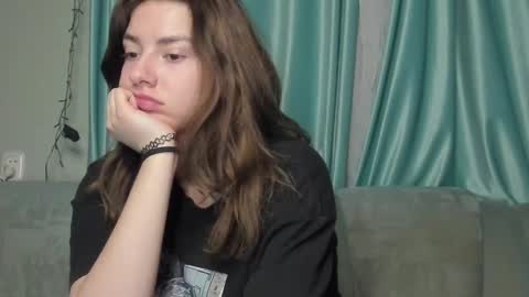 lizzi_muur online show from January 1, 2025, 10:03 pm