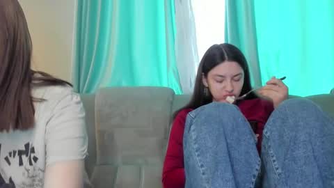 lizzi_muur online show from January 30, 2025, 11:01 am