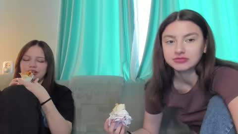 lizzi_muur online show from January 31, 2025, 10:42 am