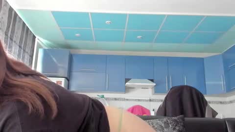 lizzi_muur online show from February 8, 2025, 10:29 am