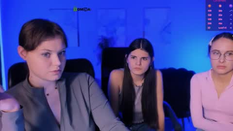 lizzie_boom online show from November 23, 2025, 9:14 pm