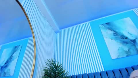 Snapshot of lizzievan chatting on October 1, 2025, 12:00 pm Lizzie Evan online show from October 1, 2025, 12:00 pm