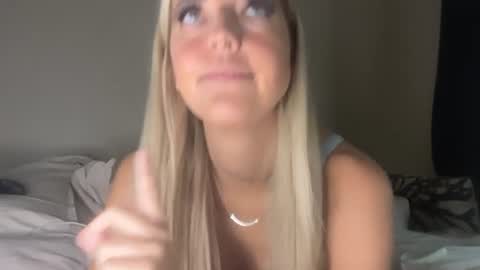 lizzy2bizzy online show from June 30, 2026, 7:37 pm