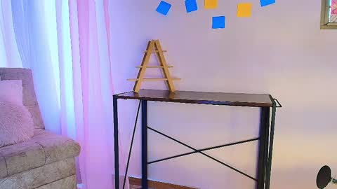 lizzy_kane online show from April 19, 2026, 8:22 pm