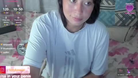 Snapshot of lizzy_kawuaii chatting on August 3, 2026, 9:04 am lizzy online show from August 3, 2026, 9:04 am