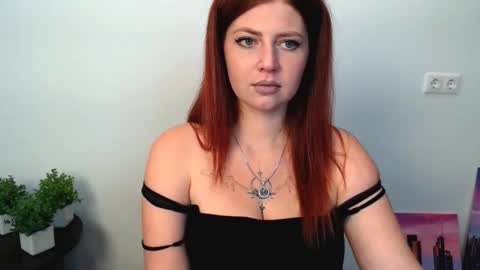 Lizzy3 online show from September 26, 2025, 1:15 pm