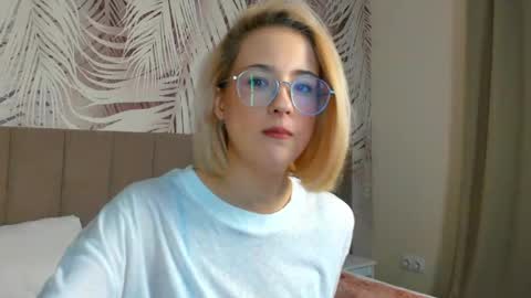 lizzysin online show from April 16, 2026, 1:50 am