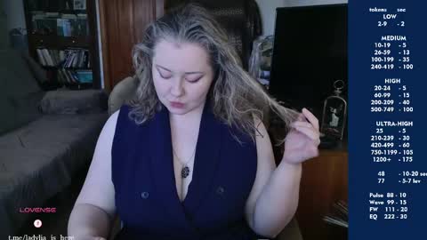 Lia online show from April 17, 2026, 1:58 pm