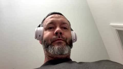 Snapshot of lngd_5 chatting on December 18, 2025, 2:28 am lngd_5 online show from December 18, 2025, 2:28 am