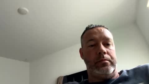 Snapshot of lngd_5 chatting on April 2, 2026, 2:15 pm lngd_5 online show from April 2, 2026, 2:15 pm