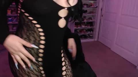 lo_cakez online show from May 19, 2026, 5:47 am