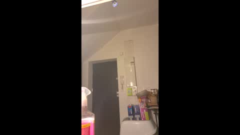 Snapshot of loccoparis chatting on February 18, 2026, 7:32 pm loccoparis online show from February 18, 2026, 7:32 pm