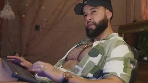 logan_cardenas1 online show from April 9, 2026, 12:21 am