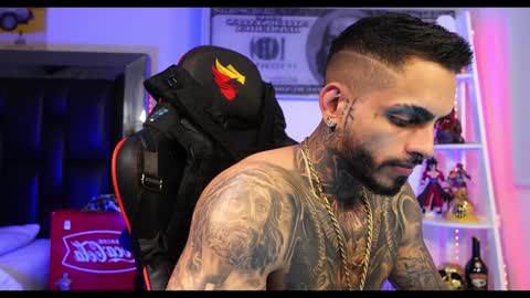 logan_hugh8 online show from December 21, 2024, 1:32 pm