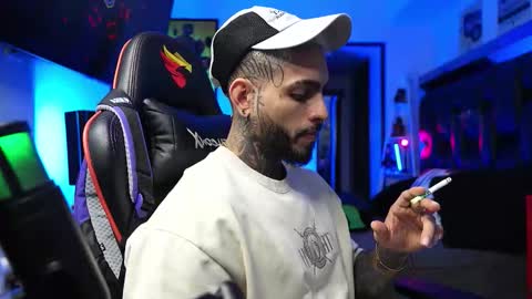 logan_hugh8 online show from February 2, 2026, 3:38 am