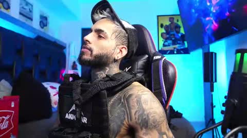 logan_hugh8 online show from February 26, 2026, 3:05 am