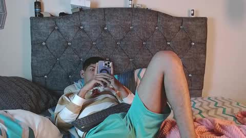 logan_willyams_ online show from October 12, 2025, 1:48 am