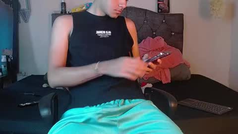 logan_willyams_ online show from October 19, 2025, 8:20 pm