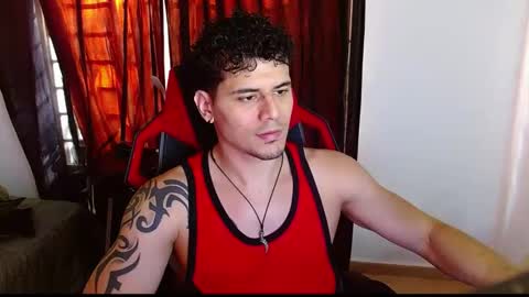 Snapshot of loganandrwz chatting on February 5, 2026, 9:30 pm Loganandrwz online show from February 5, 2026, 9:30 pm