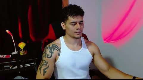 Snapshot of loganandrwz chatting on February 21, 2026, 1:06 am Loganandrwz online show from February 21, 2026, 1:06 am