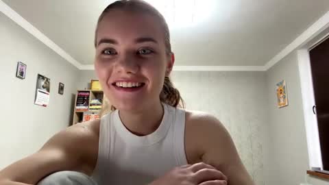 Snapshot of logancadarette chatting on March 28, 2026, 9:09 am logancadarette online show from March 28, 2026, 9:09 am