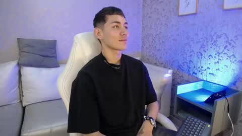 Loganfoster  online show from December 14, 2025, 10:03 pm