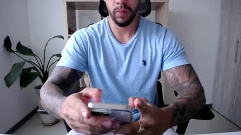 Snapshot of loganhod chatting on July 1, 2026, 11:04 pm Logan Wolfp online show from July 1, 2026, 11:04 pm