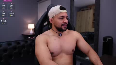 Snapshot of loganmartinx chatting on July 13, 2026, 10:45 pm loganmartinx online show from July 13, 2026, 10:45 pm