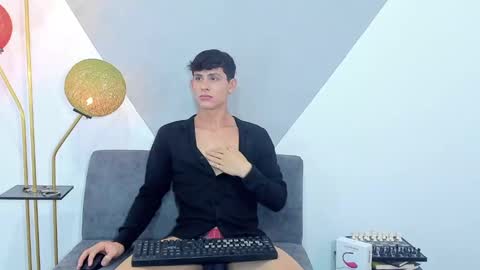 Snapshot of loganoficialx chatting on December 6, 2024, 8:05 am loganoficialx online show from December 6, 2024, 8:05 am