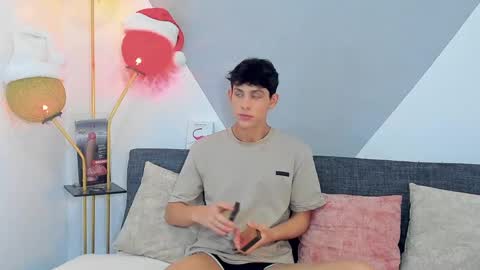 Snapshot of loganoficialx chatting on December 19, 2024, 8:23 am loganoficialx online show from December 19, 2024, 8:23 am