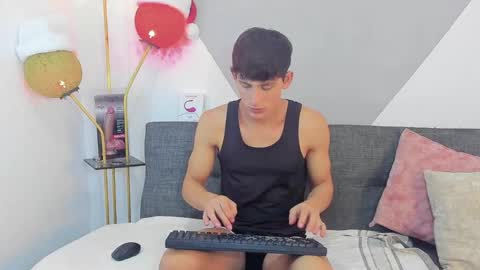 Snapshot of loganoficialx chatting on December 22, 2024, 9:11 am loganoficialx online show from December 22, 2024, 9:11 am