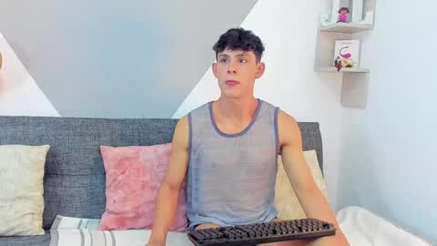 Snapshot of loganoficialx chatting on February 10, 2025, 8:42 am loganoficialx online show from February 10, 2025, 8:42 am